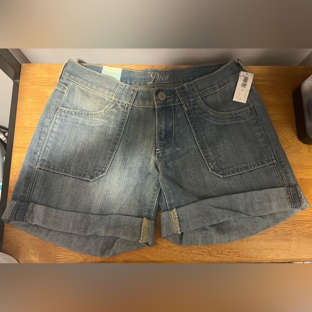 Old Navy Diva Denim Shorts Women’s Size 0 NWT
